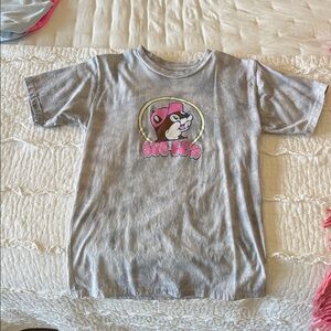 Gray women’s buccee’s t shirt